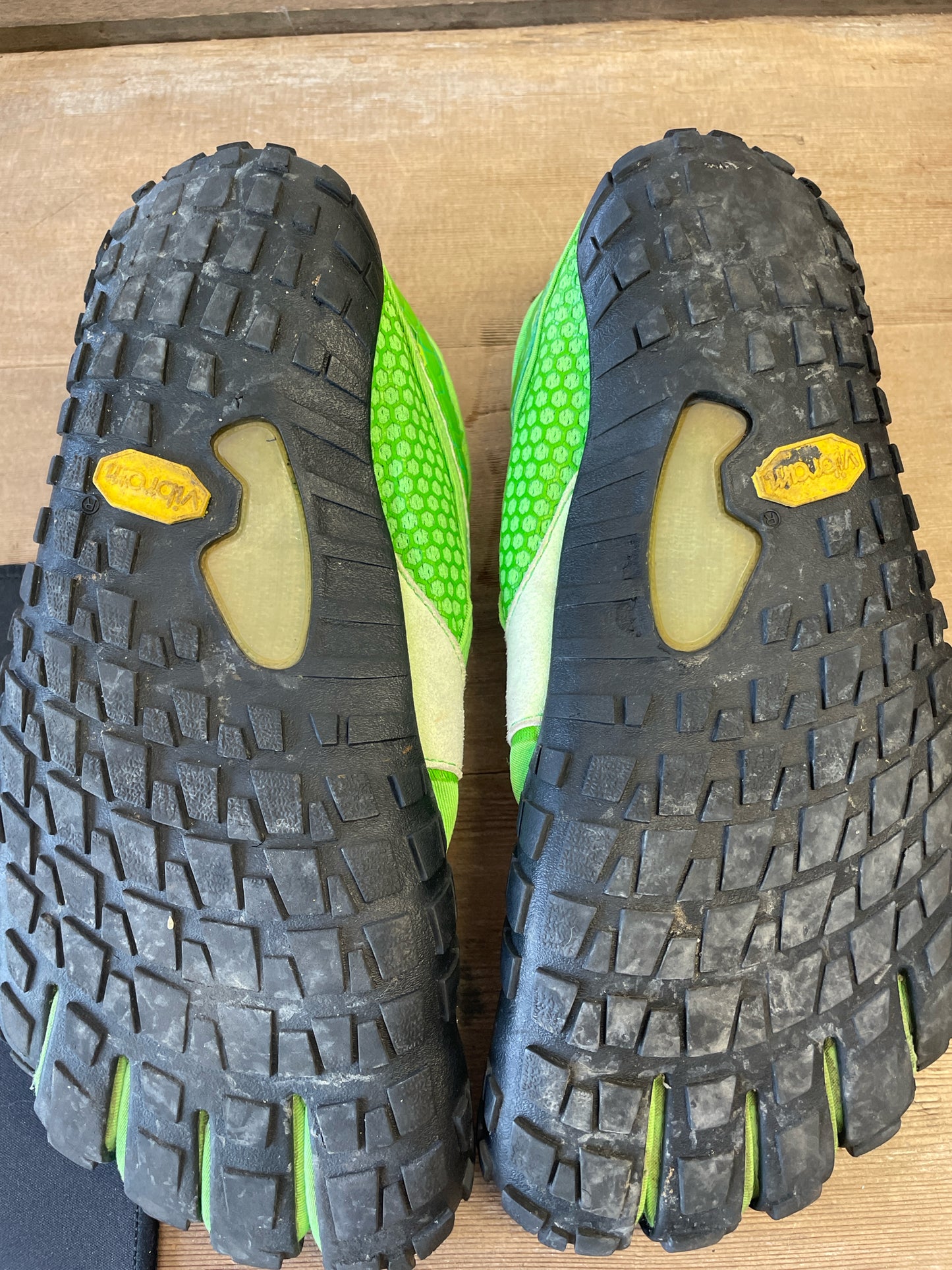 Vibram Five Fingers Shoes Men's 9