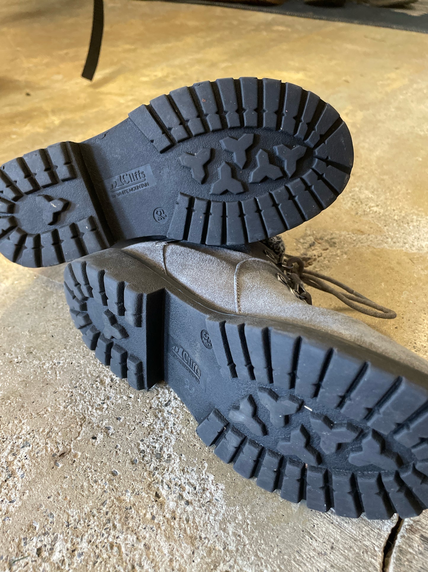 Cliffs Ankle Boots Girl's 5.5