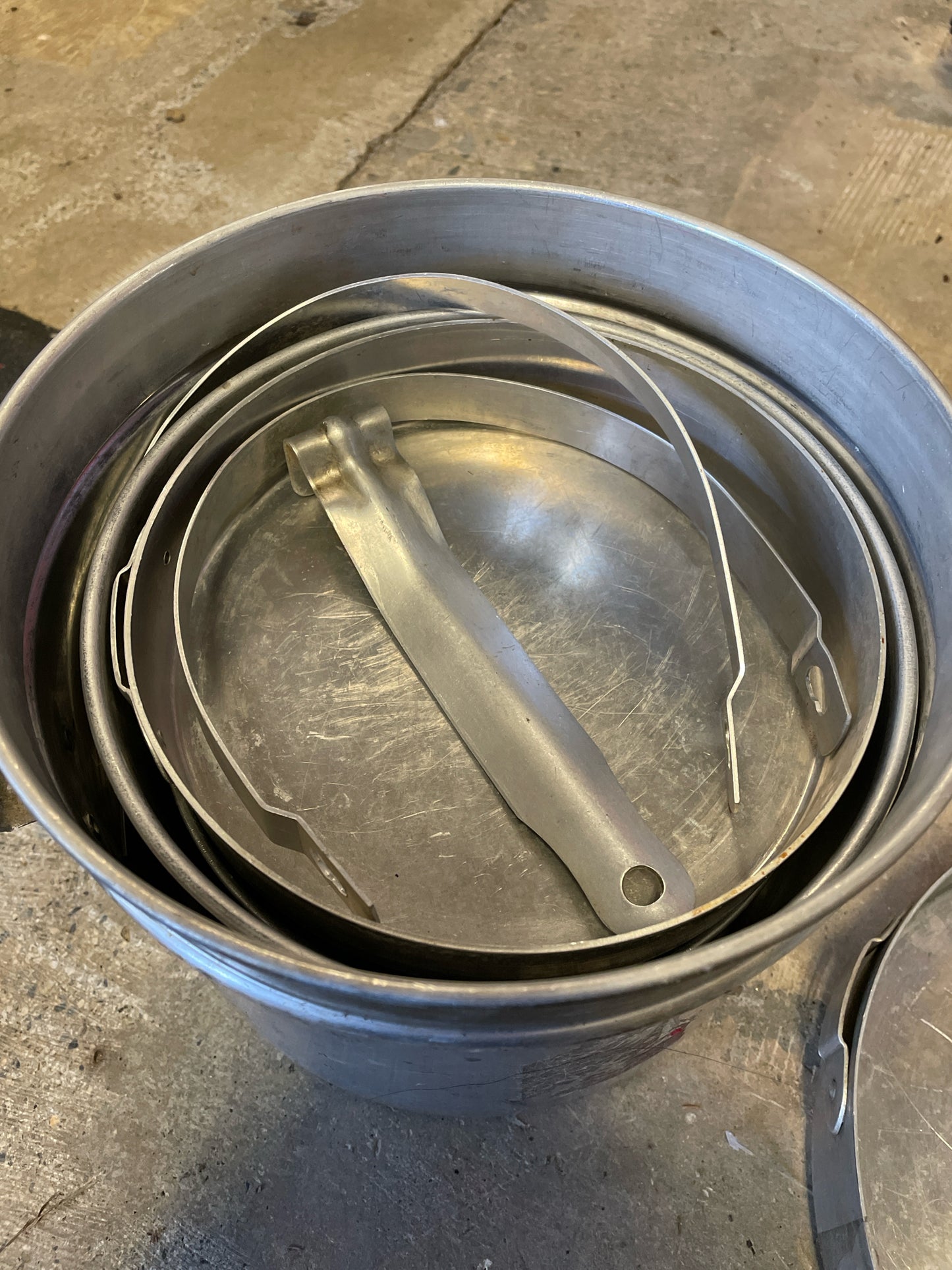Five Nesting Pots