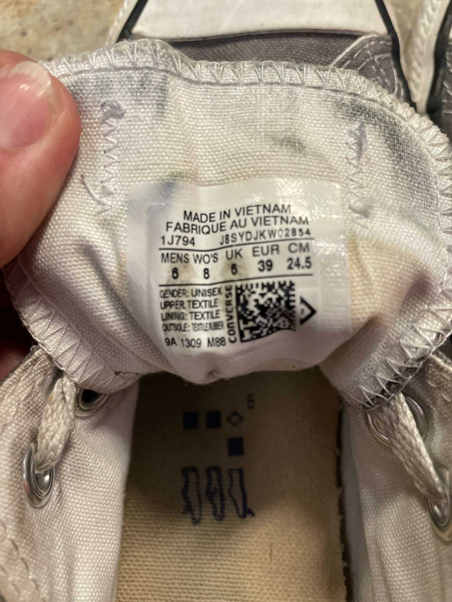 Converse Chuck Taylor All Star Sneakers Men's 6/Women's 8