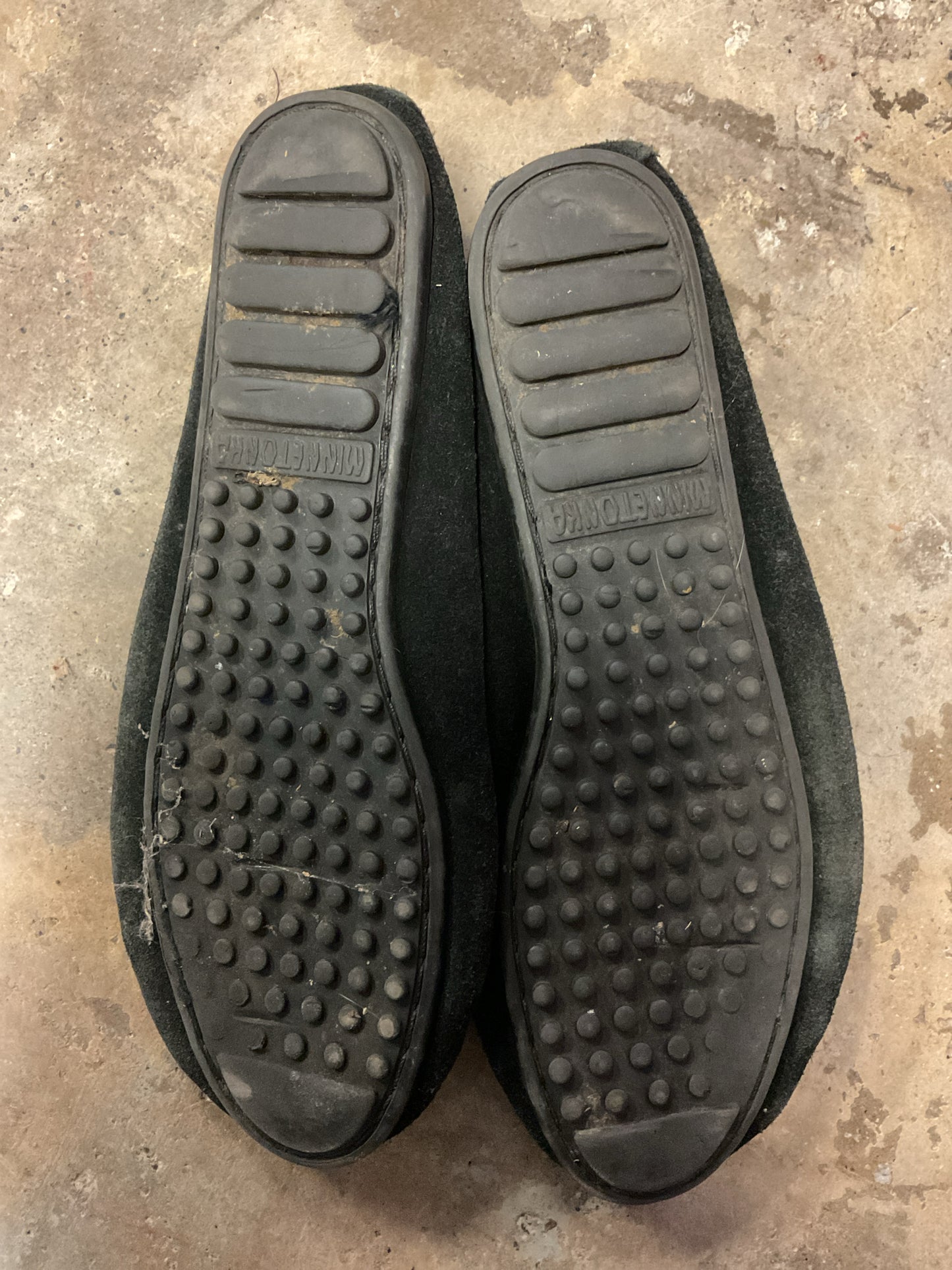 Minnetonka Mocs Camp Slippers Women's 8.5