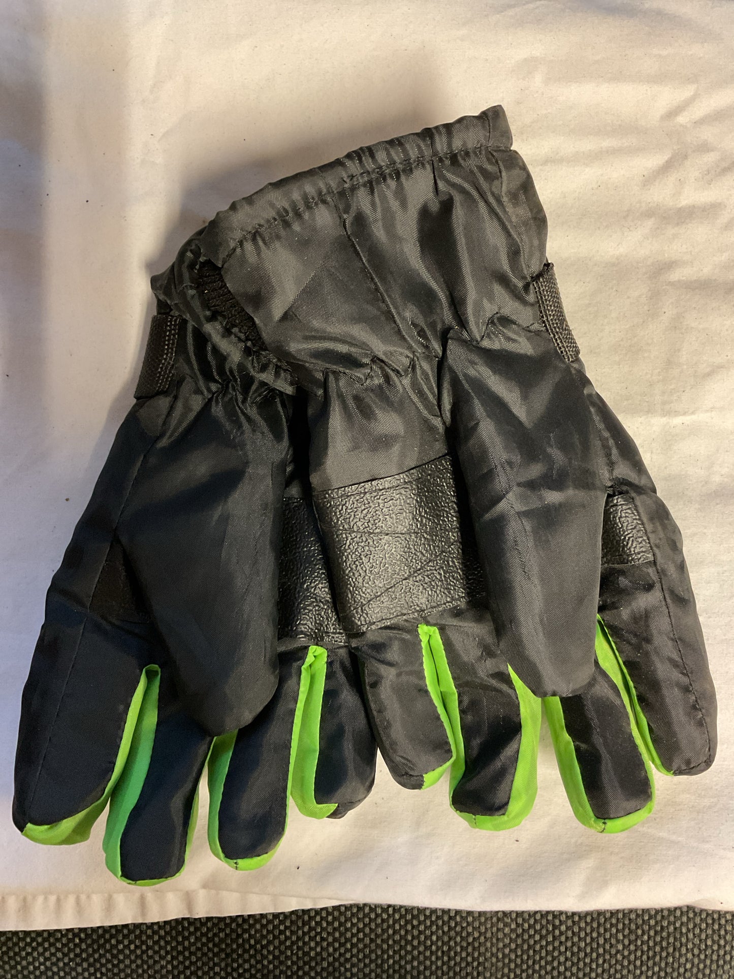 Winter Wear Gloves Kid's M/L