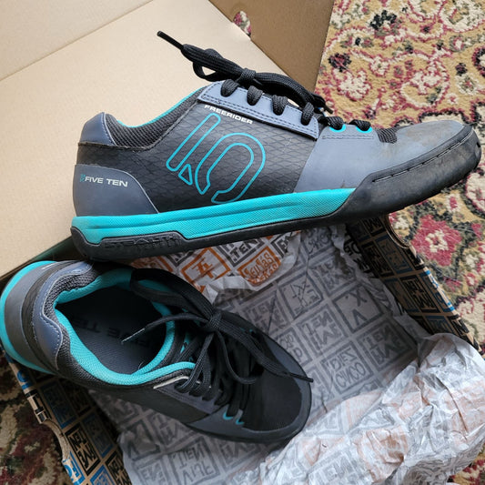 Five Ten Mountain Biking Shoes Women's 8.5W