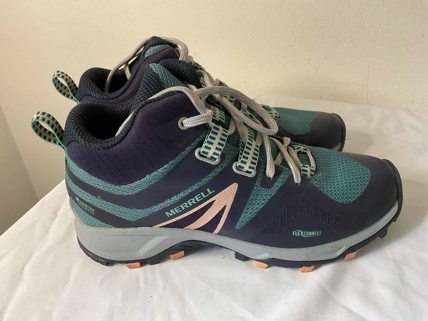 Merrell Gore-Tex Hiking Boots Women's 7