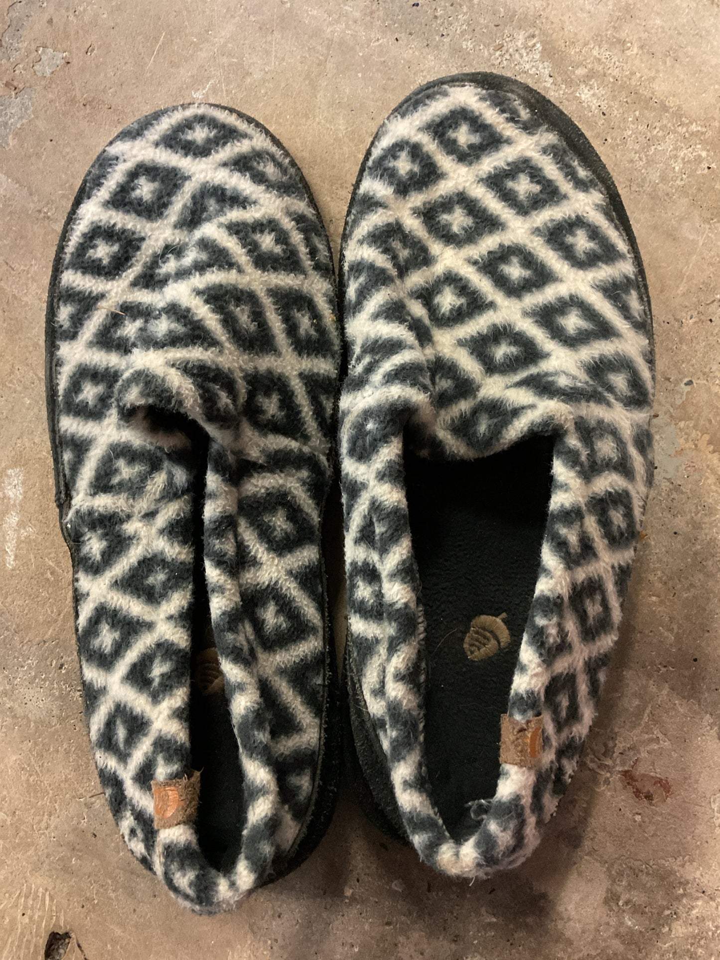 Acorn Camp Slippers Women's 9.5-10.5