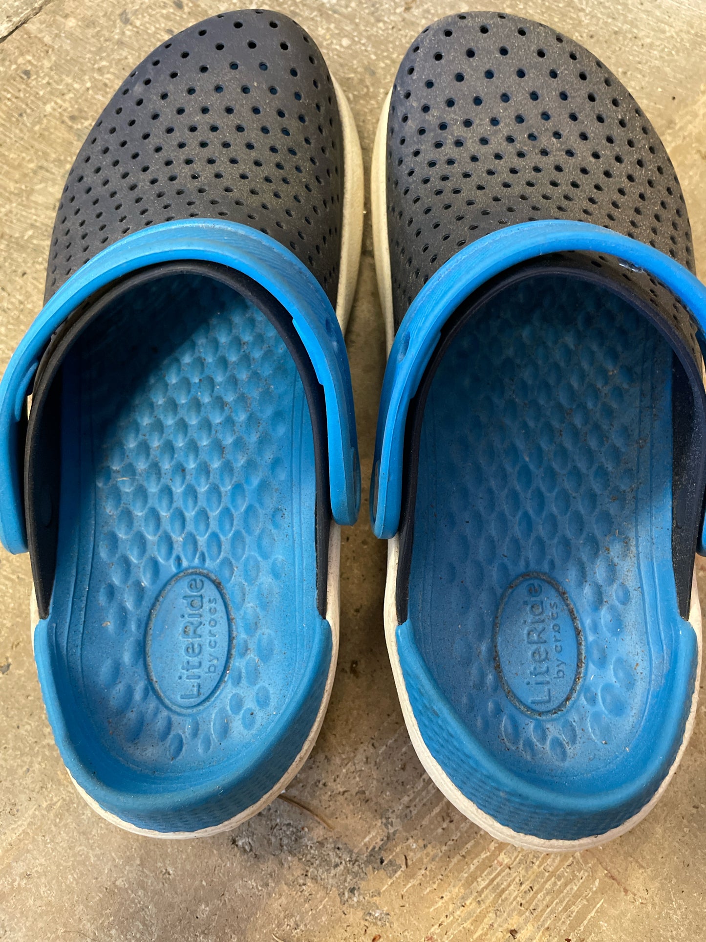 Crocs Lite Ride Clogs Big Kids J2