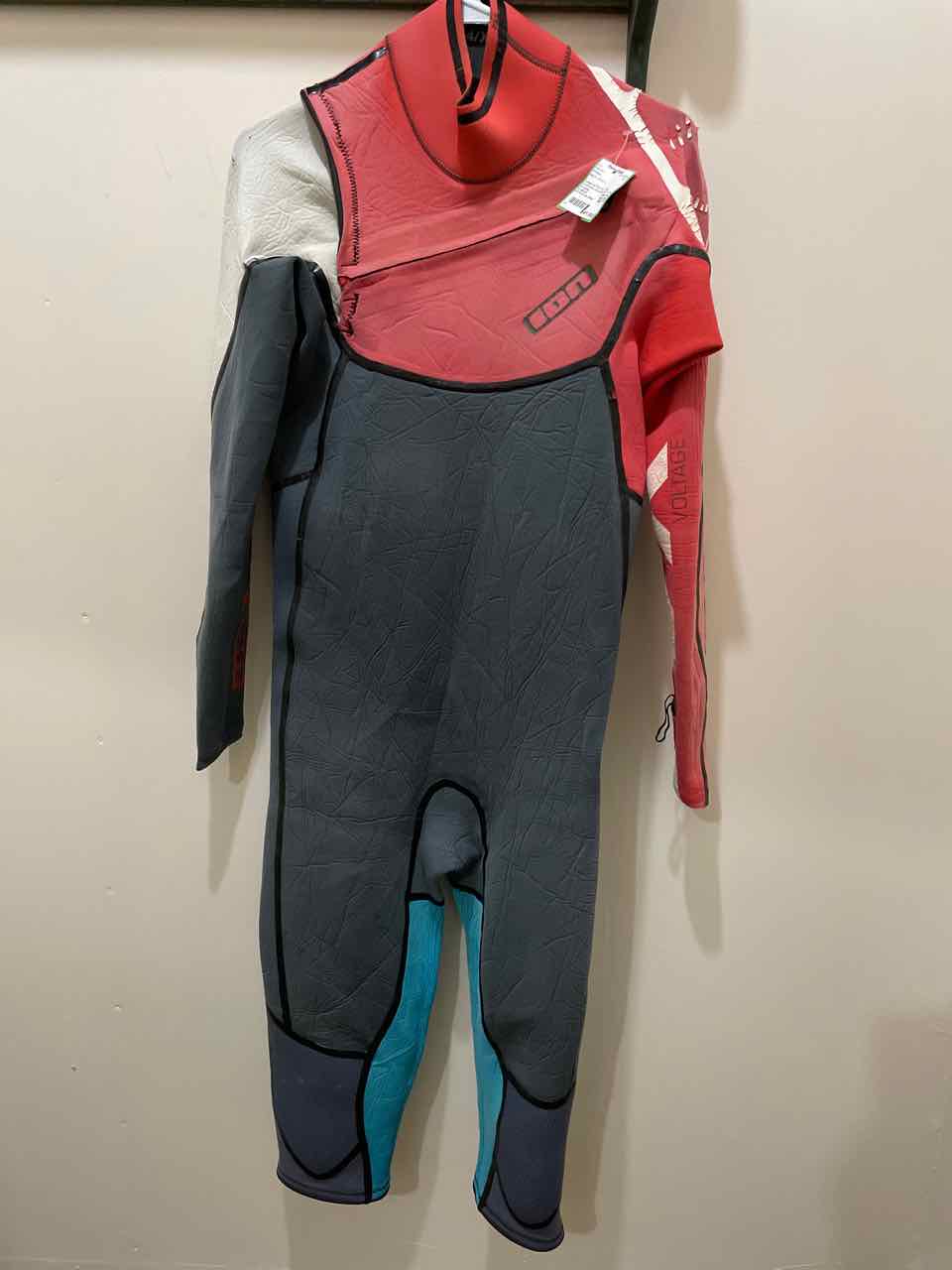 Voltage Wet Suit Men's L