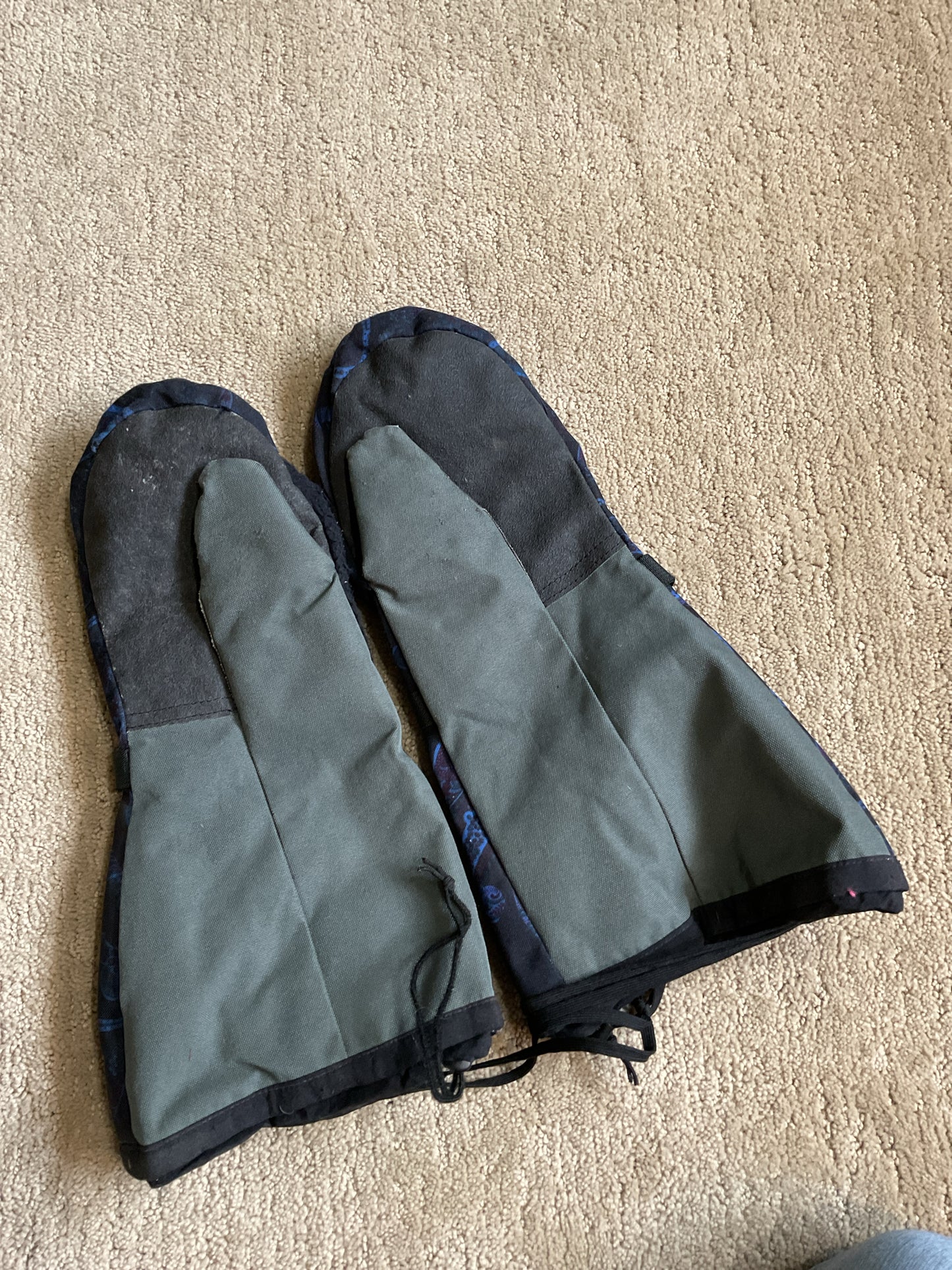 Alpine Surfwear Gauntlet Gloves Unisex M