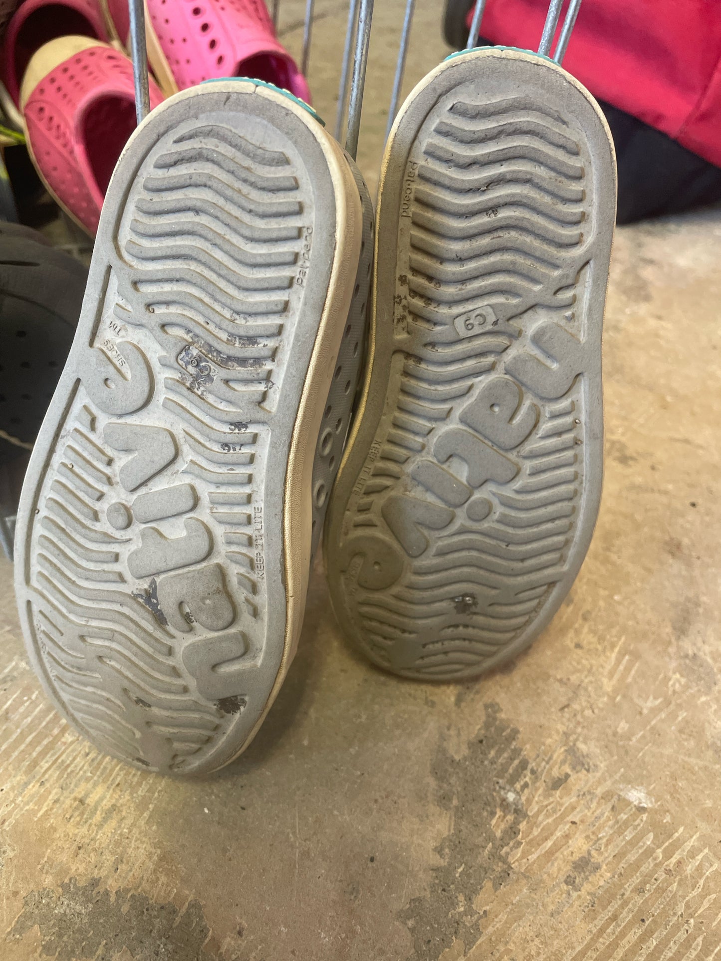 Native Jefferson Casual Shoes Kid's 9