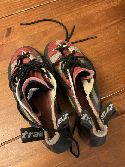 Montrail Smithers Climbing Shoes Men's 6.5 / Women's 7.5