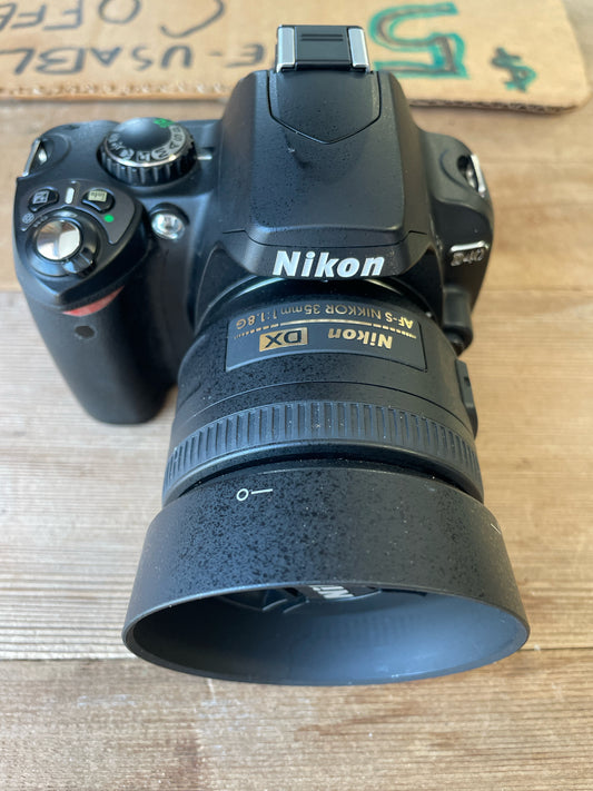 Nikon AF-S Nikkor 35mm Camera and Case