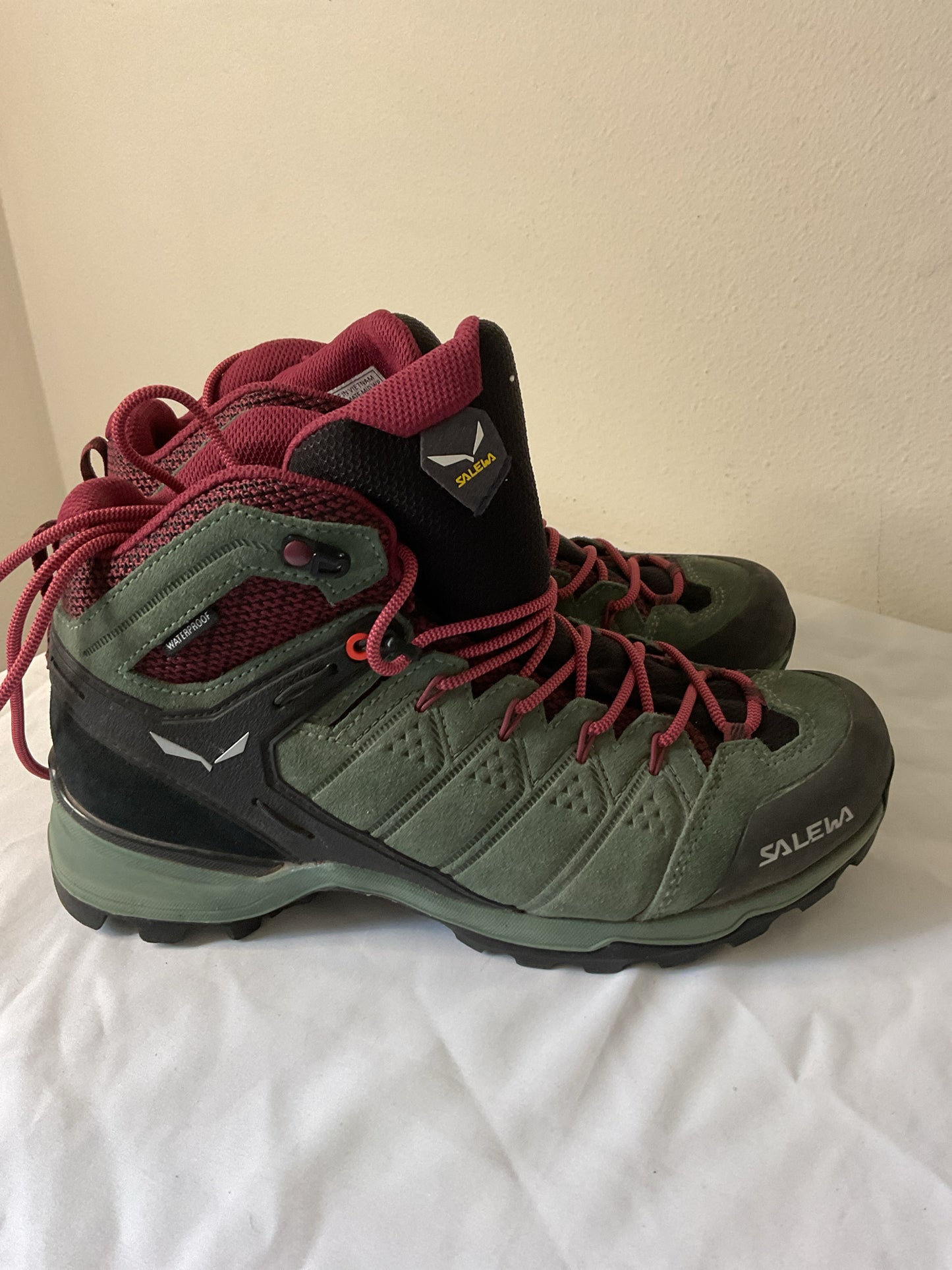Salewa Alp Mate Mid Hiking Boots Women's 7.5