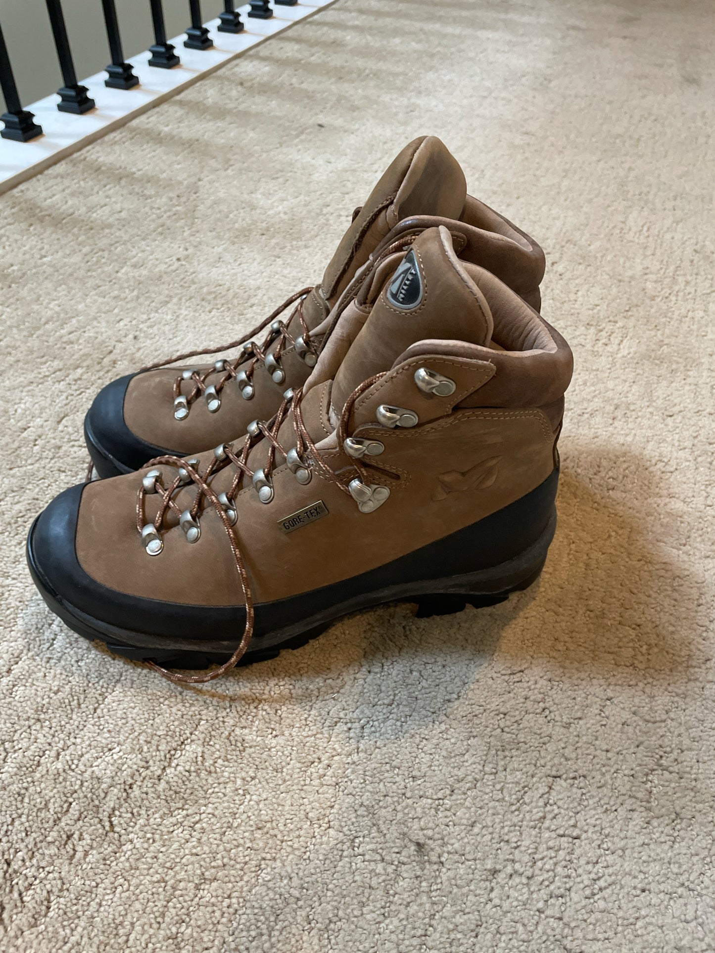 Millet Gore-Tex Hiking Boots Women's 7.5
