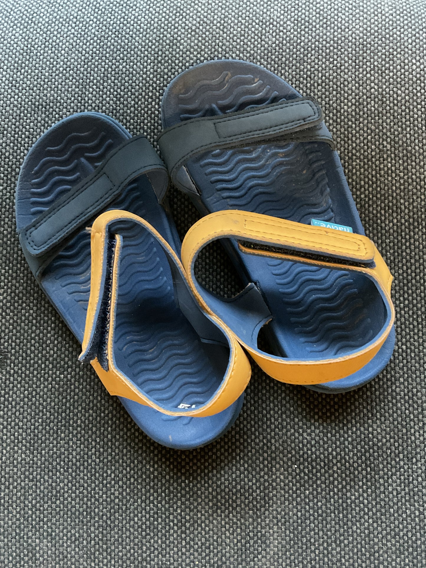 Native Sandals Kid's 10